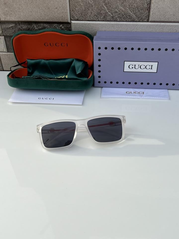 Gucci 8949 white black