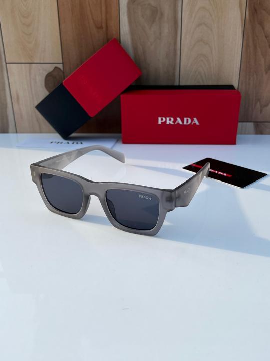 prada 11 grey black