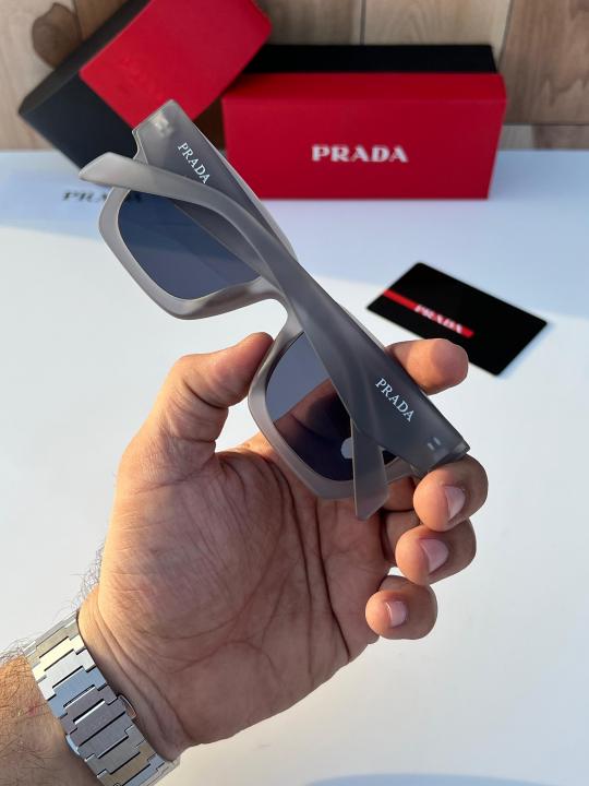 prada 11 grey black