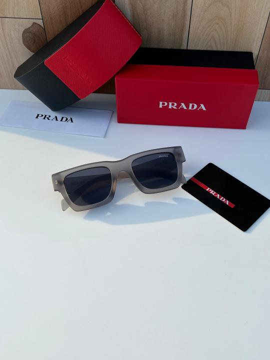 prada 11 grey black
